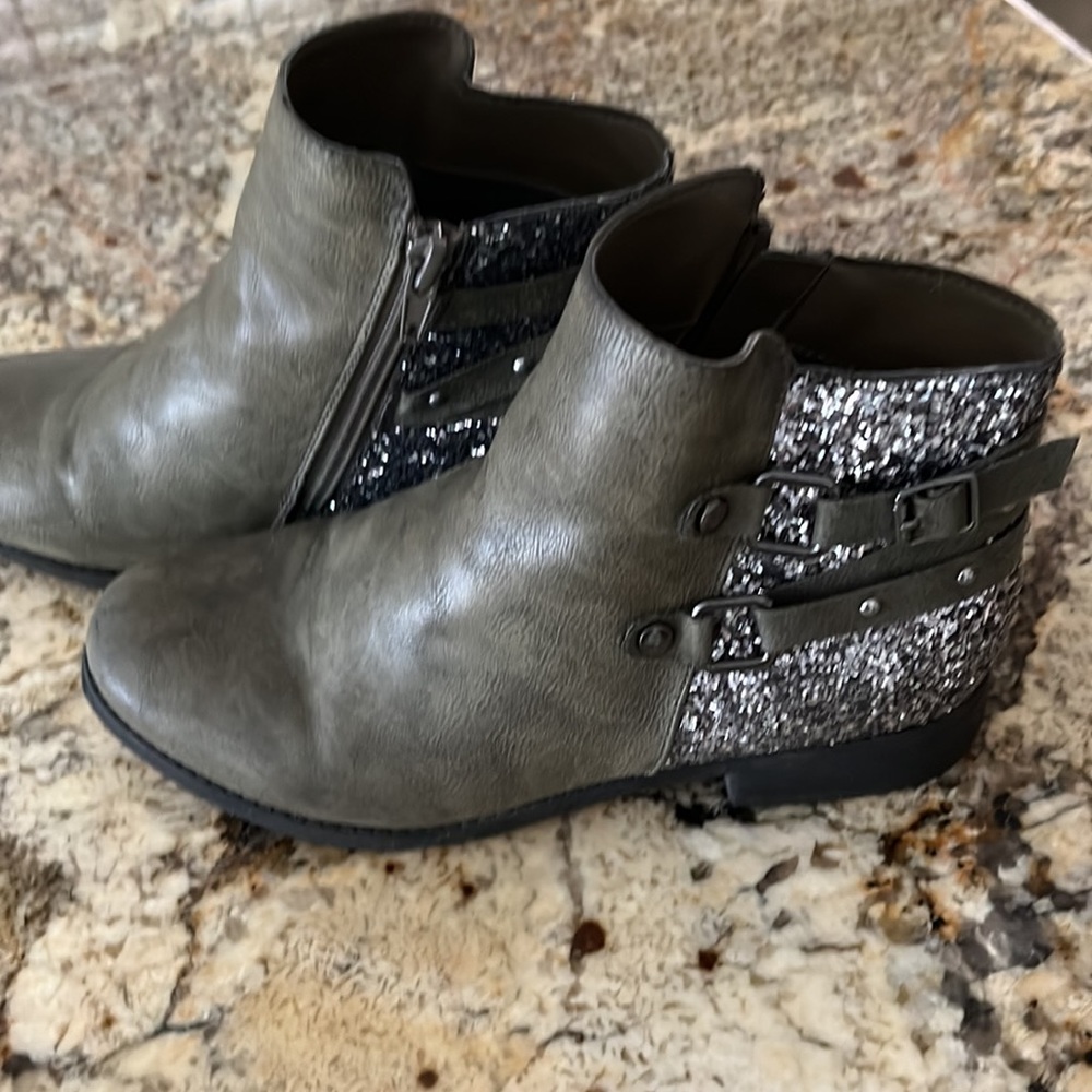 MIA fashion boots size big girls 4 - Picture 3 of 5